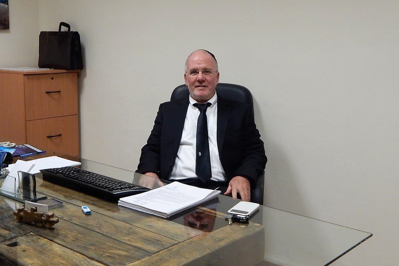 ירה בראשו של סוחר יהלומים. עו"ד עזריאל פרידנברג