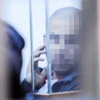 מתק שפתיים, בנאדם שיכול לשקר בחינניות ובמתיקות. הסניגור על עד המדינה