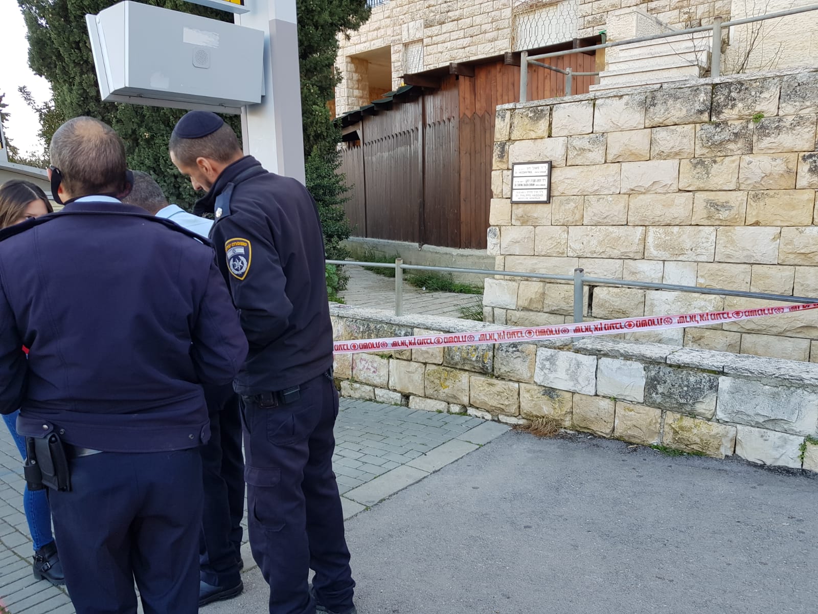 גם אחד החשודים נדקר. הזירה