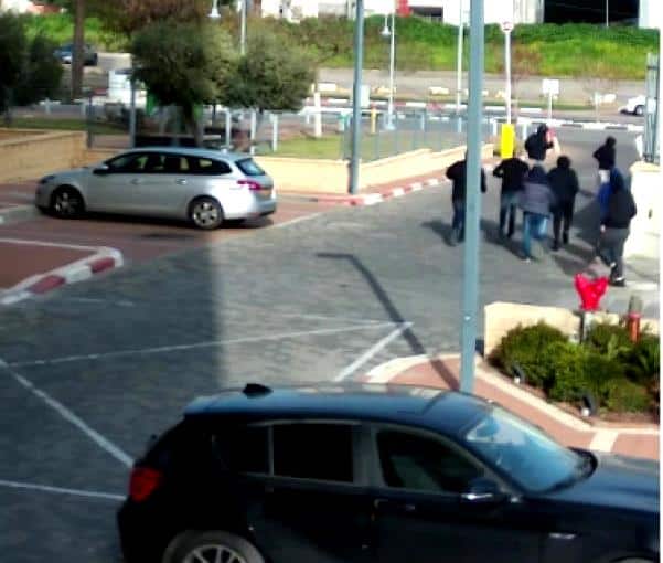 קבוצות של עבריינים מנהלות מרדפים זו אחר זו ואחר דמויות שונות