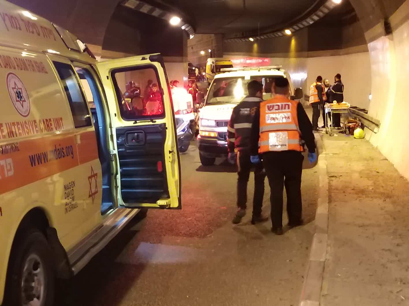 זירת התאונה (צילום: מד"א)