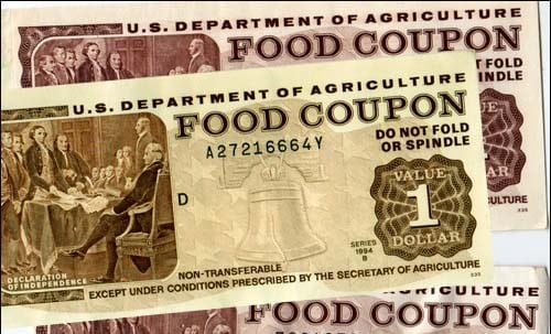 שילם במזומן חצי מערך התלוש, ודויוח על סכום מלא (אילוסטרציה)