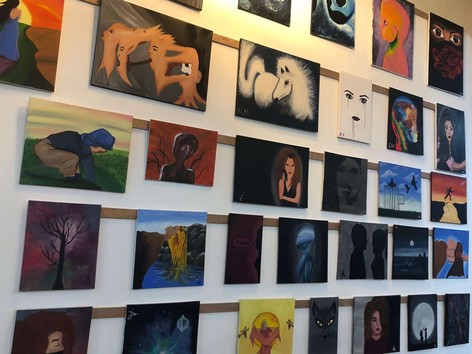 עולמן הפנימי של צעירות מהמגזר הערבי. התערוכה (צילום: דוברות הרשות השופטת)