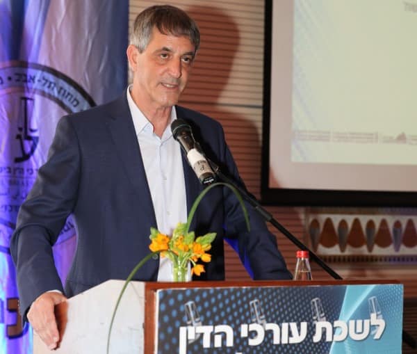 אבי חימי. ניקוי אורוות