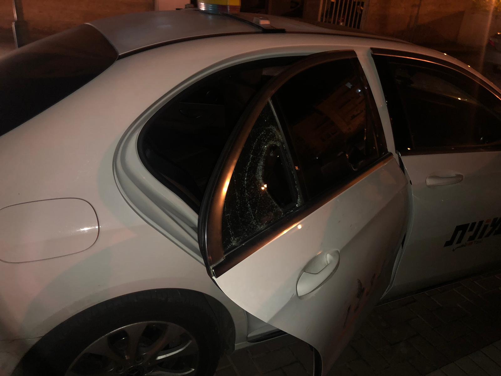 מונית שנפרצה (צילום: דוברות המשטרה)