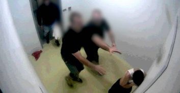 חשודה בהתעללות שוחררה למעצר בית