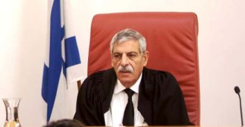 נציב תלונות הציבור: שופטים  צריכים להתחשב יותר בעורכי דין