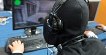 אישום: בן 21 ביצע מעשים מגונים בבת 12