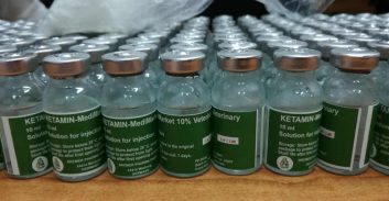 380 בקבוקוני קטמין נתפסו בביתו של תושב ת"א