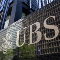 חילק את המכירה לשני הסכמים, אחד דווח, השני לא