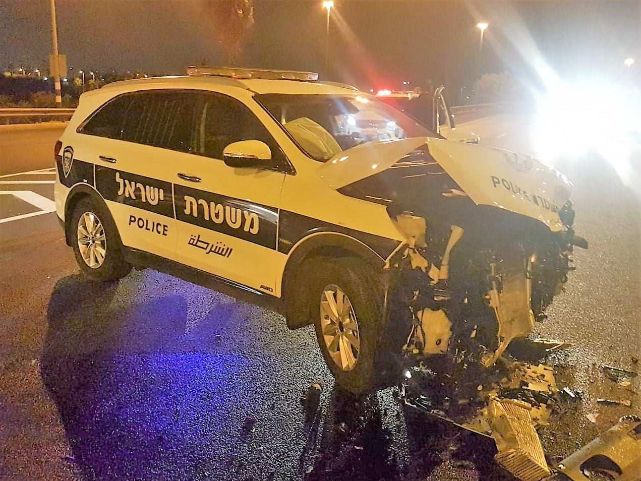 ניידת משטרה אחרי התנגשות