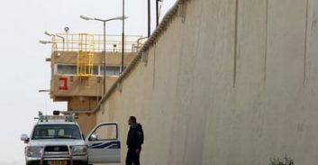 מאסר בפועל לנאשם שנהג בפראות סמוך לכלא אשל ופגע בסוהר