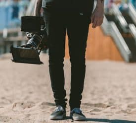 צלם טלוויזיה (אילוסטרציה: Jakob Owens מאתר Unsplash)