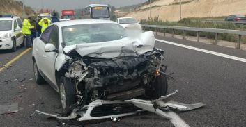 כביש 79: נהג רכב פרטי שהתנגש במשאית נפצע באורח קשה