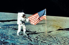 עו"ד נאשם בהתעללות באשתו ובנו