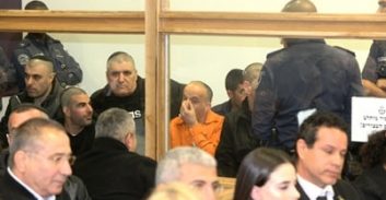 השופטים לא מחכים לייצוג של יצחק אברג'ל