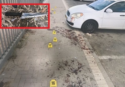 זירת הפשע בפרדס חנה (בצילום הקטן: הסכין ששימשה לדקירה)
