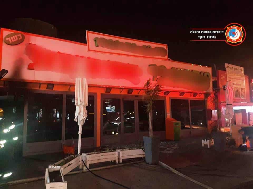 המסעדה שעלתה באש (צילום: כב"ה מחוז חוף)