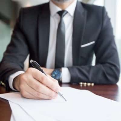 חתימת מתמחים - סוגייה מהותית (אילוסטרציה: FREEPIK)