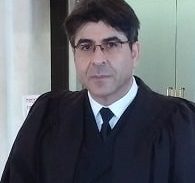 פקידת בנק בבת ים נאשמת בגניבת 100 אלף שקל