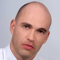 שם לב לסתירה. עו"ד יהונתן רבינוביץ