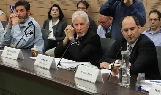 מימין לשמאל: הסנגור הראשי יואב ספיר, השופט סגל ותנ"צ ערן קמין