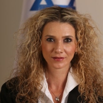 חוזרת למחלקה האזרחית