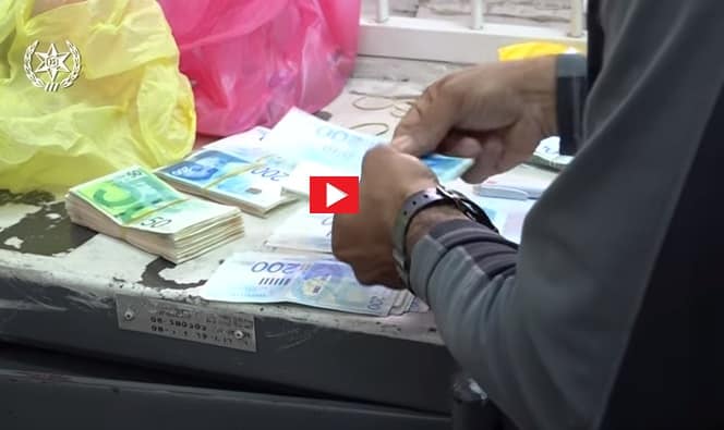 לסרטון של המשטרה על מבצע המעצרים בפרשה - לחצו על התמונה