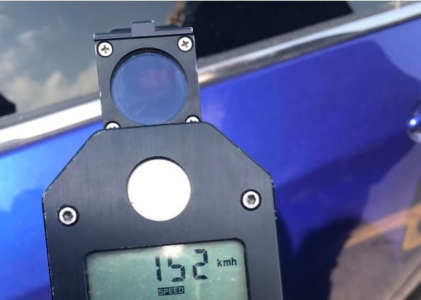 טיסה נמוכה מדי. המהירות שנמדדה במד הלייזר