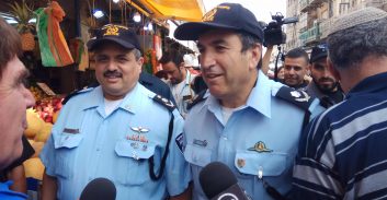 המפכ"ל אלשיך עושה שוק בירושלים עם ניצב יורם הלוי