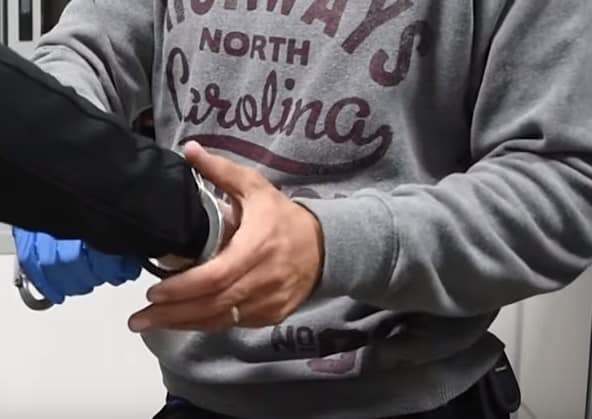 מעצר בתיק הסוכן הסמוי (לחצו על התמונה כדי לצפות בתיעוד וידאו)