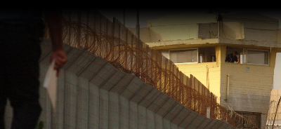 האסיר טוען להתנכלות על בסיס קבוע באגף השמורים בכלא איילון