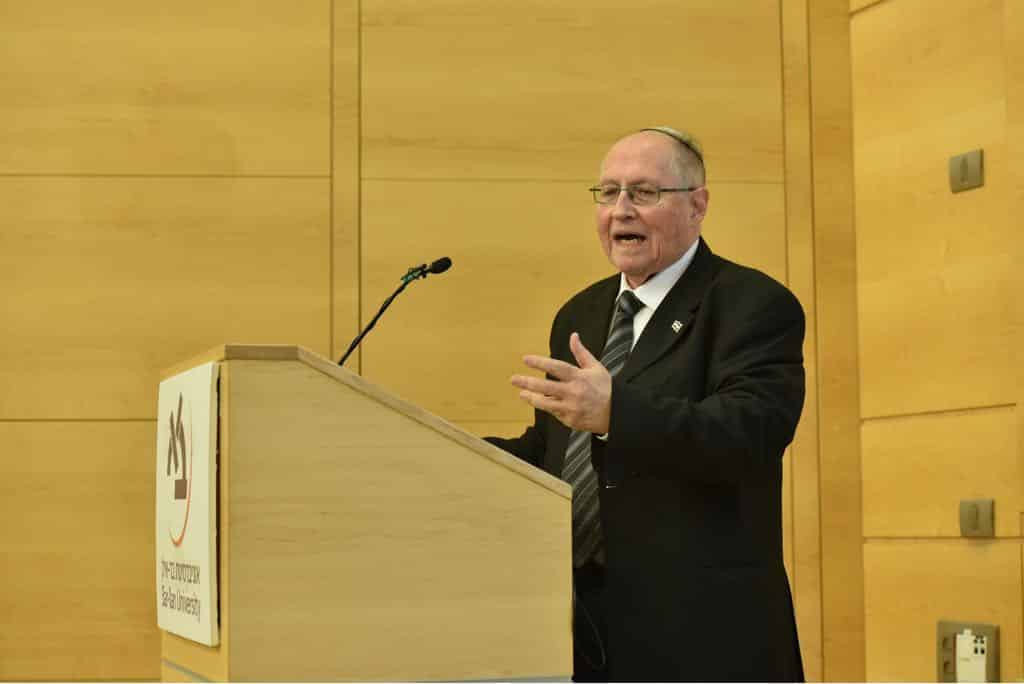 שטח מחיה כמטאפורה לתיקון תנאי הכליאה. השופט אליקים רובינשטיין (צילום: באדיבות שב"ס)