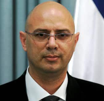 בסוף, גם השופט בכר מיישר קו