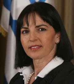 השופטת רות לורך