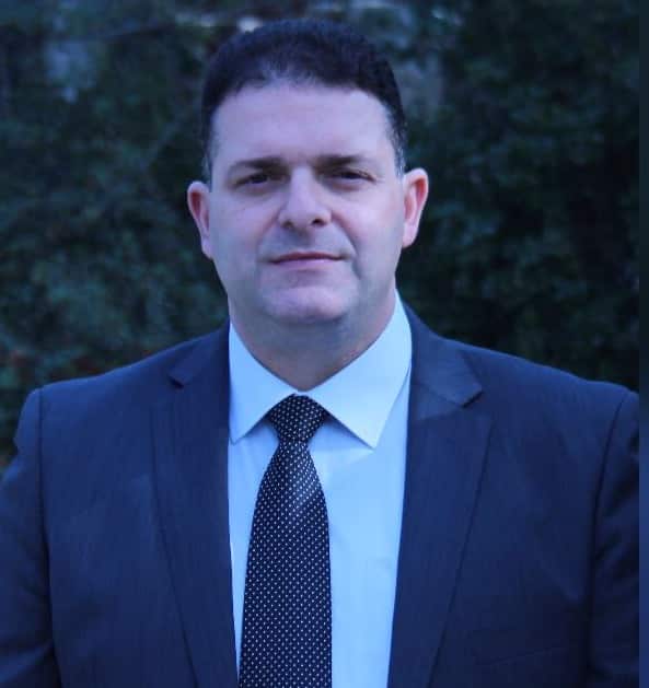 עו"ד מני אלביר