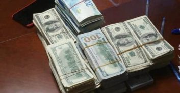 מיליון וחצי שקל נתפסו באמצעות כלבן בחיפוש אצל חשוד בעבירות מס