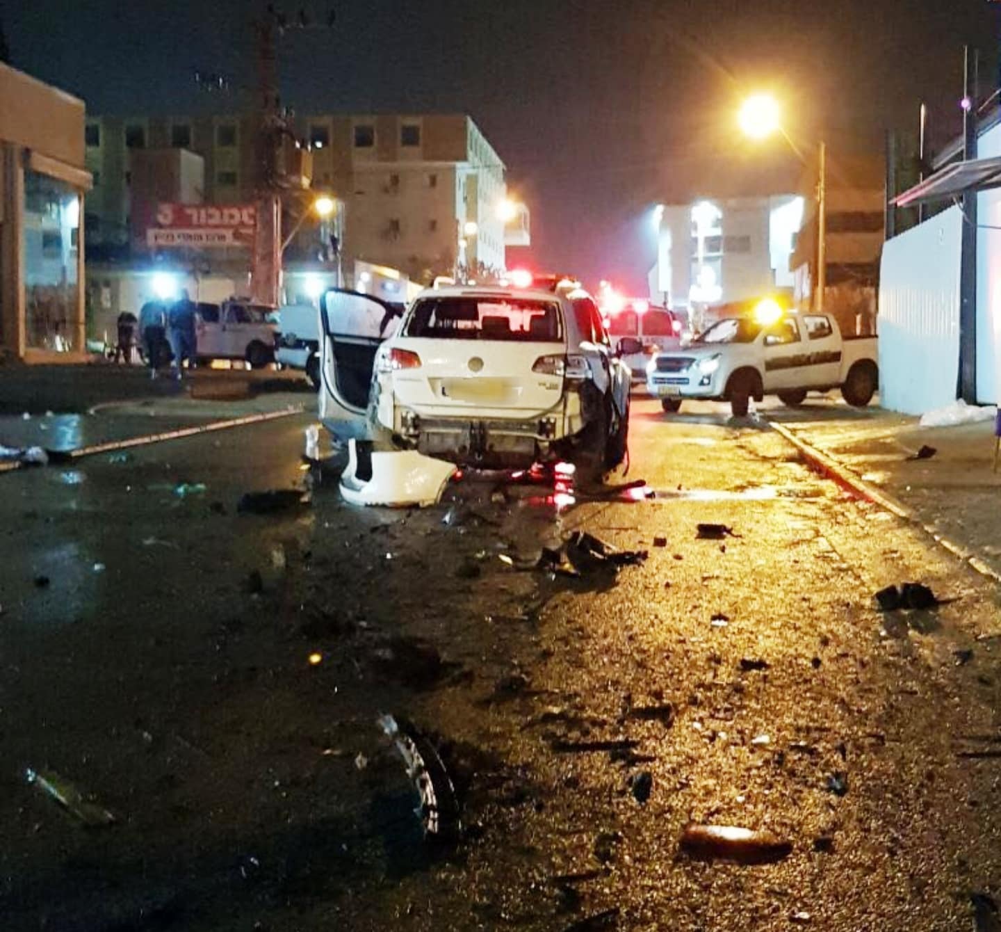 הרסיסים התפזרו לכל עבר