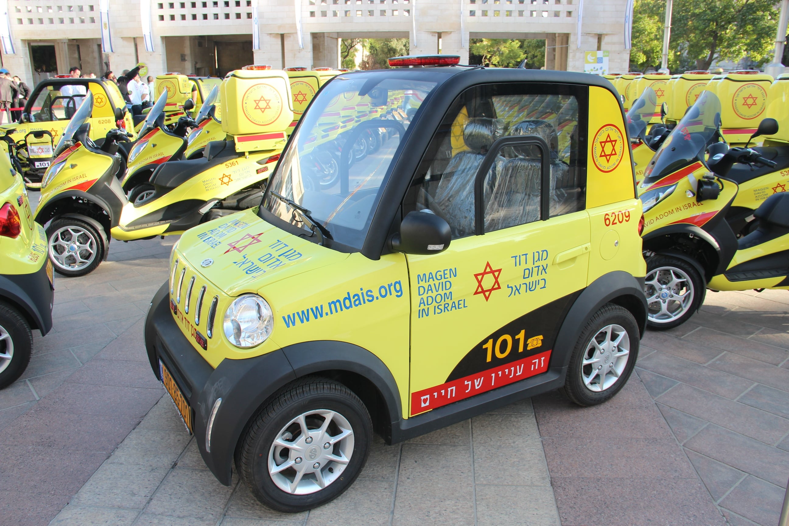 רכב בימבולנס (צילומים: דוברות מד"א)