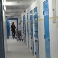 מחכים לתא פנוי. כלא רימונים (צילום ארכיון: שב"ס)