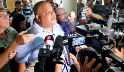 הזיכוי של כל הזמנים. אלון חסן ביציאה מבית המשפט