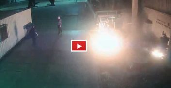 צפו בסרטון: הנאשם הצית שיחים סמוך למבנה בית המשפט