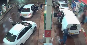 צפו בסרטון: שוטרי מג"ב לוכדים שודדי תחנת דלק