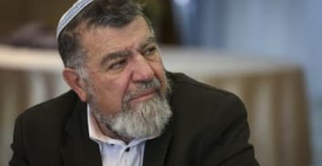 מנכ"ל החברה לפיתוח השומרון מואשם בסיוע למתן שוחד לפאינה קירשנבאום