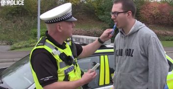 אושר: המשטרה תבצע לנהגים בדיקות רוק לאיתור נהיגה תחת השפעת סמים