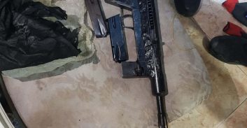 אישום: תכננו להפחיד את השכנים בירי, אבל פלטו צרור בתוך הרכב