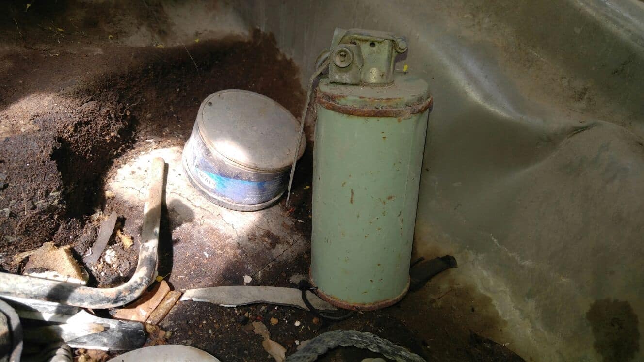 נתפס גם רימון עשן