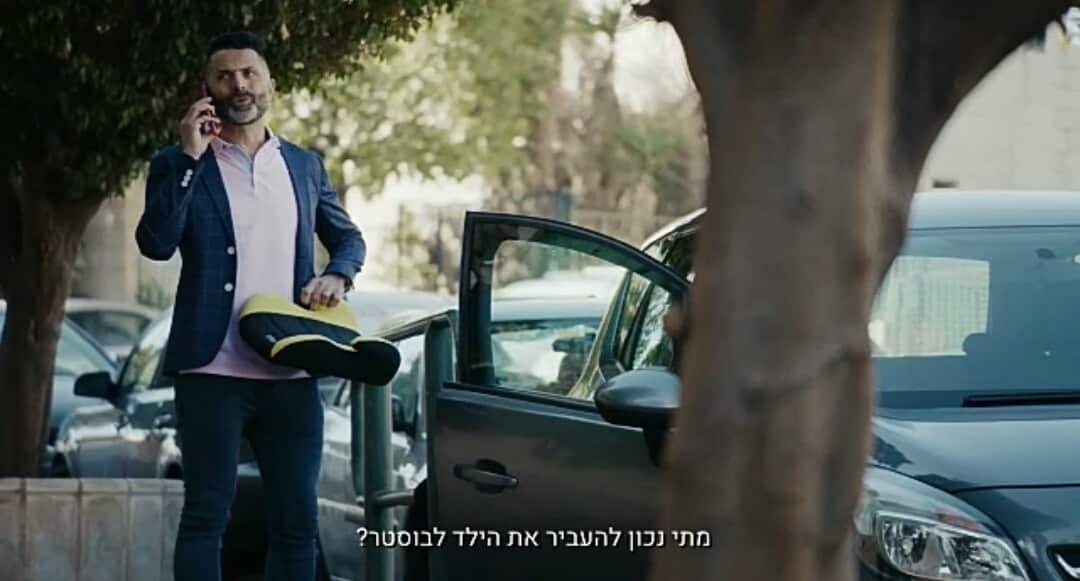 נדב אבקסיס באחד מסרטוני הקמפיין