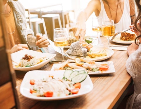 מסעדה בהקפאה (אילוסטרציה: FREEPIK)