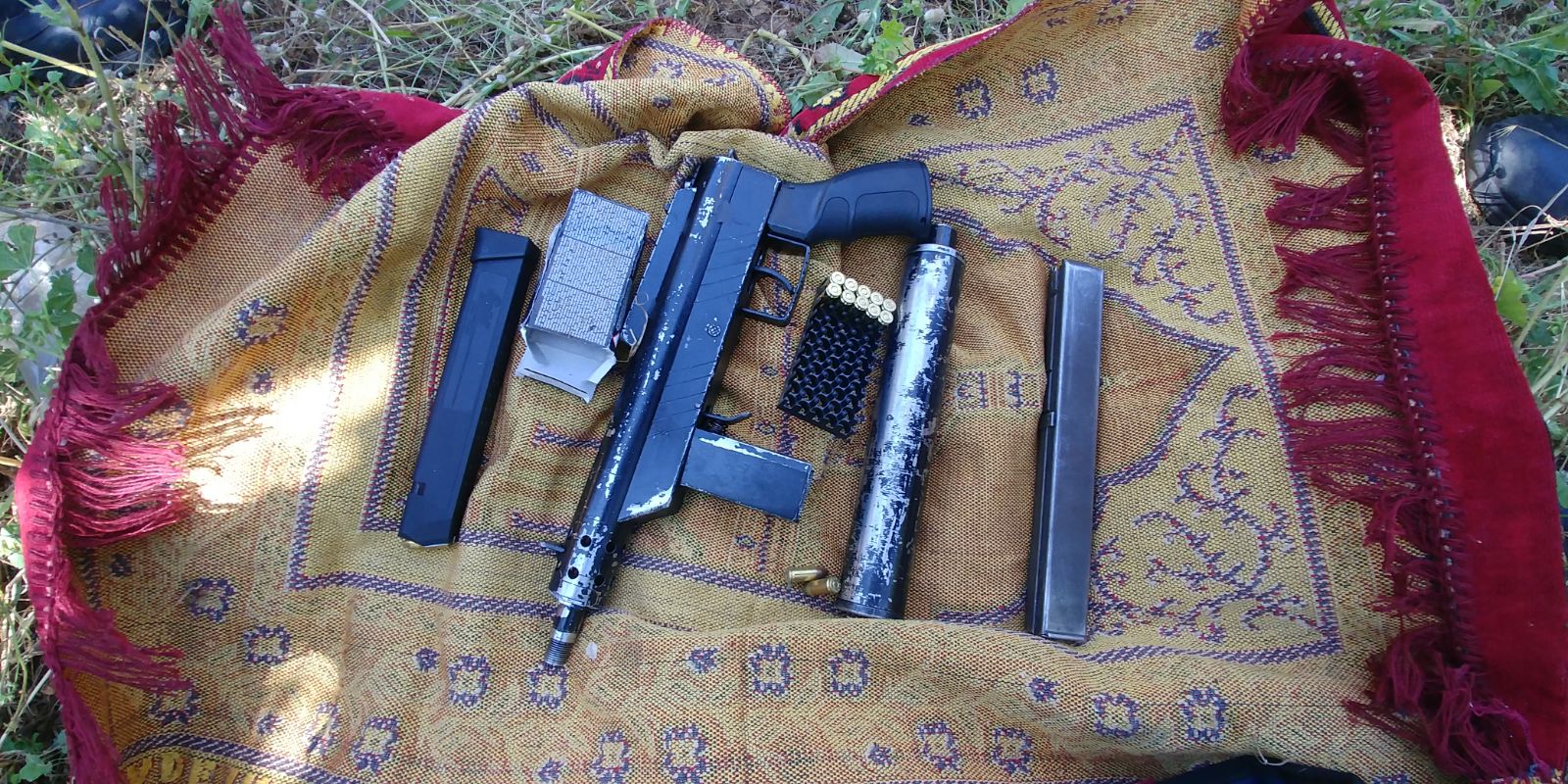 מקלע קרלו עם משתיק קול